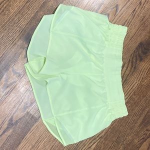 Lululemon hotty hot 2.5 shorts